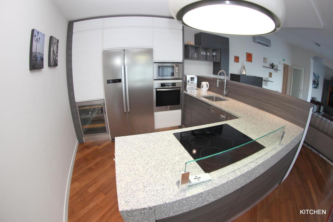 Luxury Marina View Apartment Izola Bagian luar foto