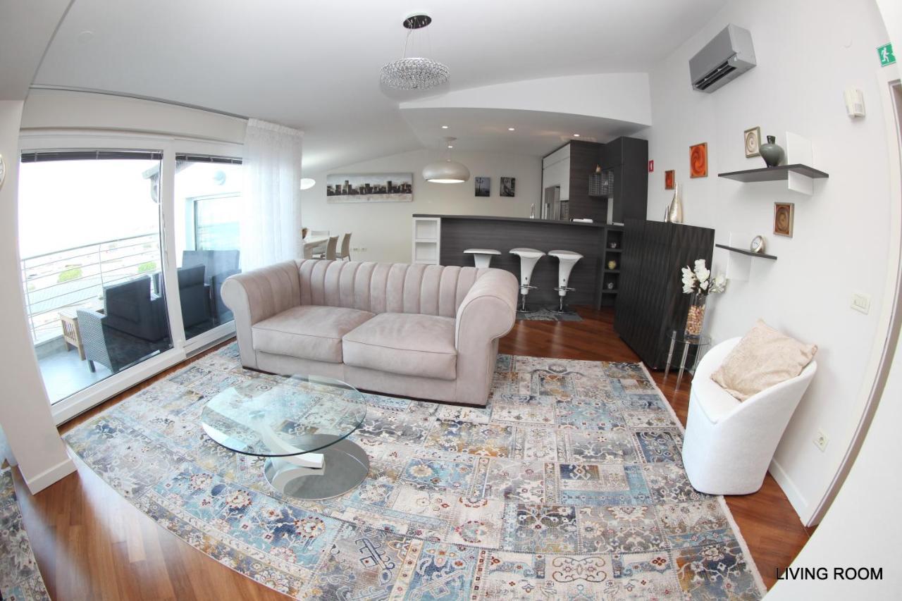 Luxury Marina View Apartment Izola Bagian luar foto