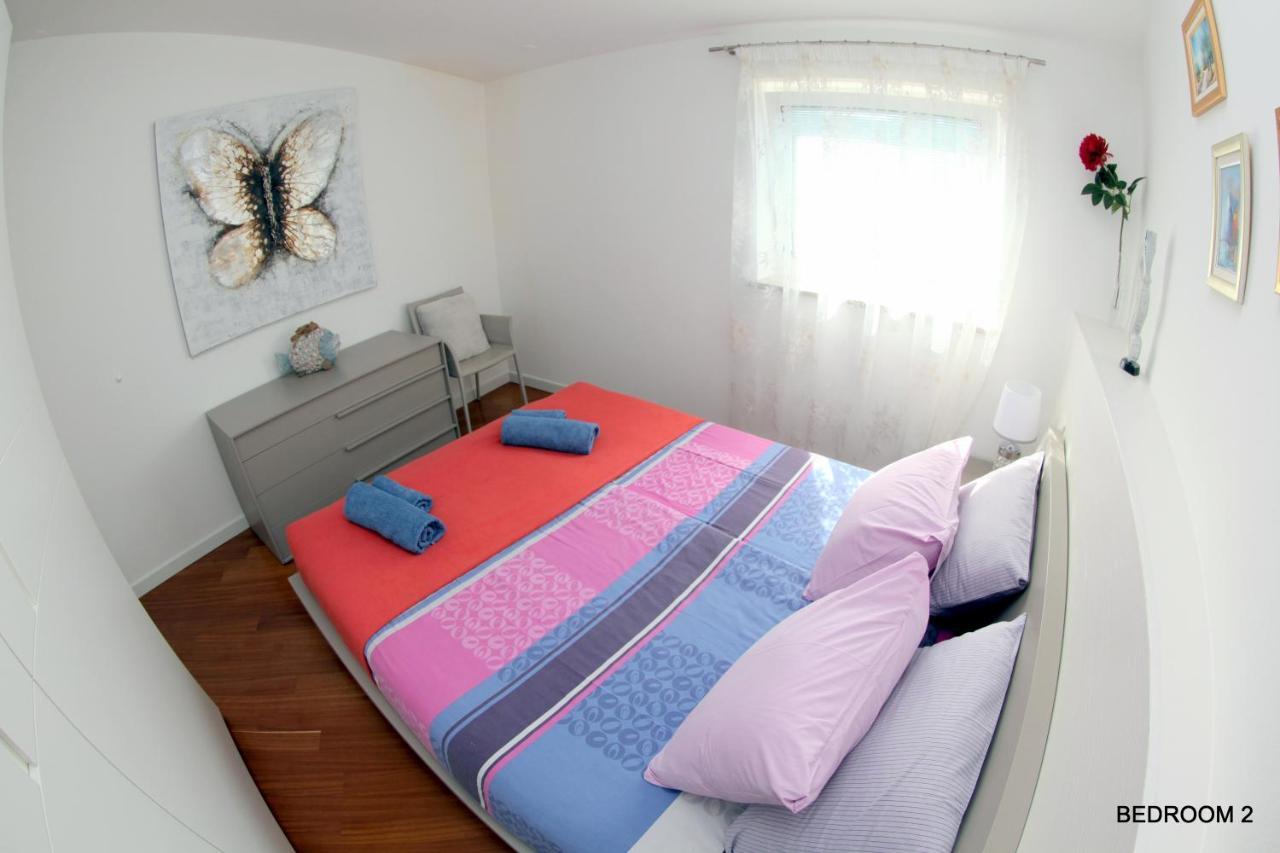 Luxury Marina View Apartment Izola Bagian luar foto