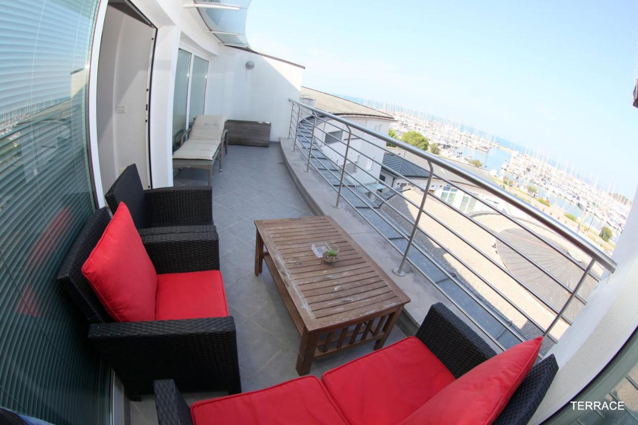 Luxury Marina View Apartment Izola Bagian luar foto