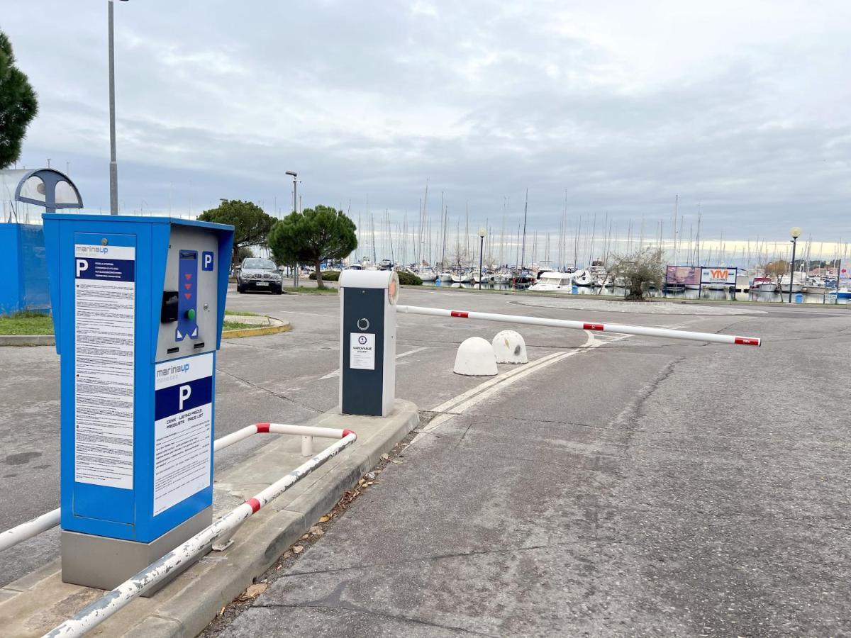 Luxury Marina View Apartment Izola Bagian luar foto