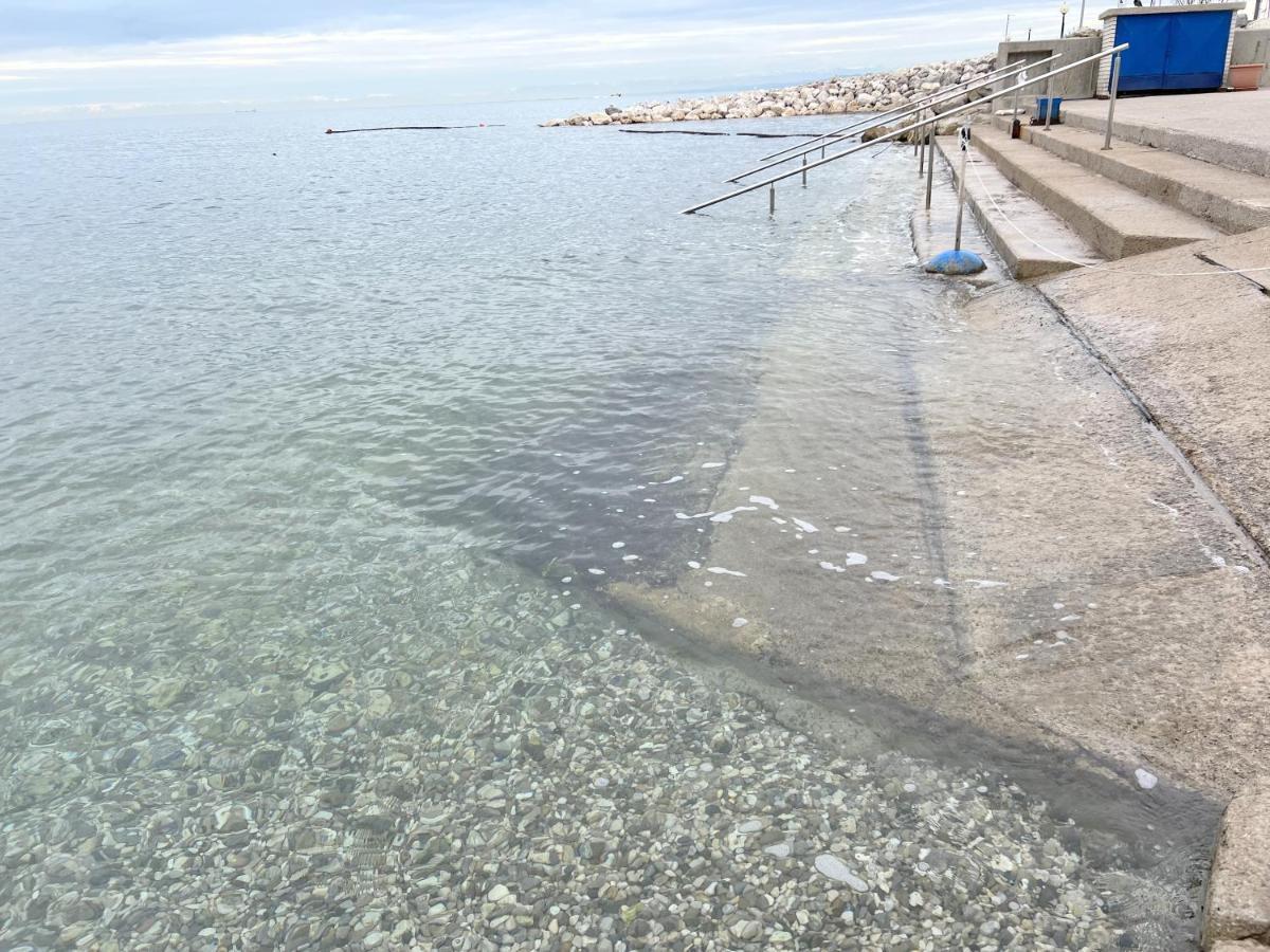 Luxury Marina View Apartment Izola Bagian luar foto